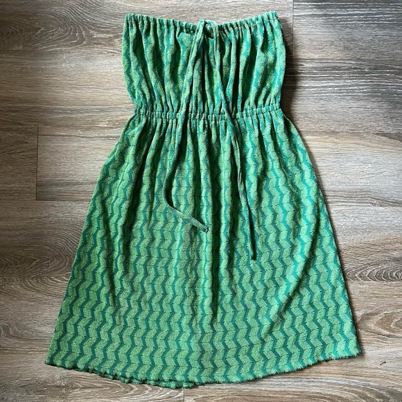 My “watermelon dress” — green zig zag pattern pull on strapless / halter dress - Picture 6 of 13